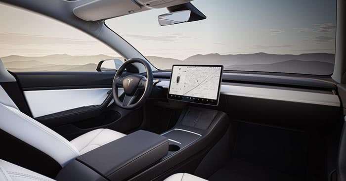 Tesla Model 3 Hosts a 15 Inch Capacitive Display Touch screen